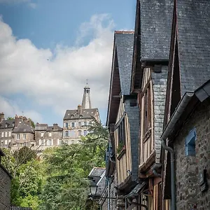Couette-café Particulier Le Mercier De Montigny -une Nuit Sur Les Remparts-, Fougères
